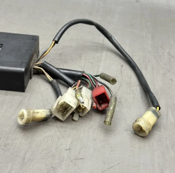 Yamaha TZR250 3MA Genuine CDI Igniter 3MA-10/071000-0170