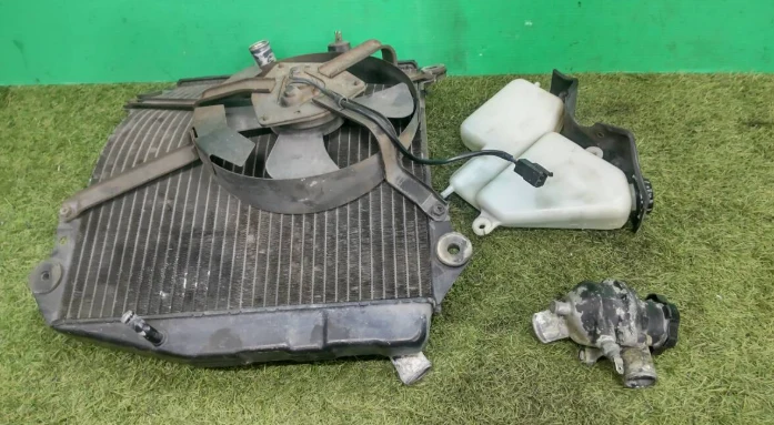 Kawasaki ZX900B ZX-9R Radiator Thermostat Reserve Tank