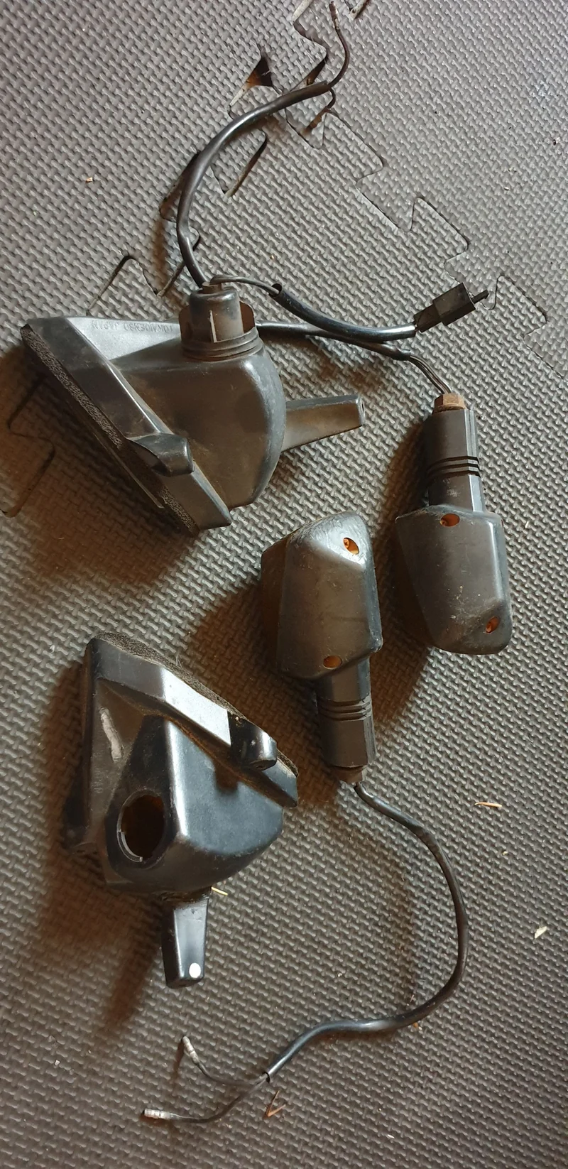 Suzuki RG400 RG500 Set Of Turn Signals Indicators